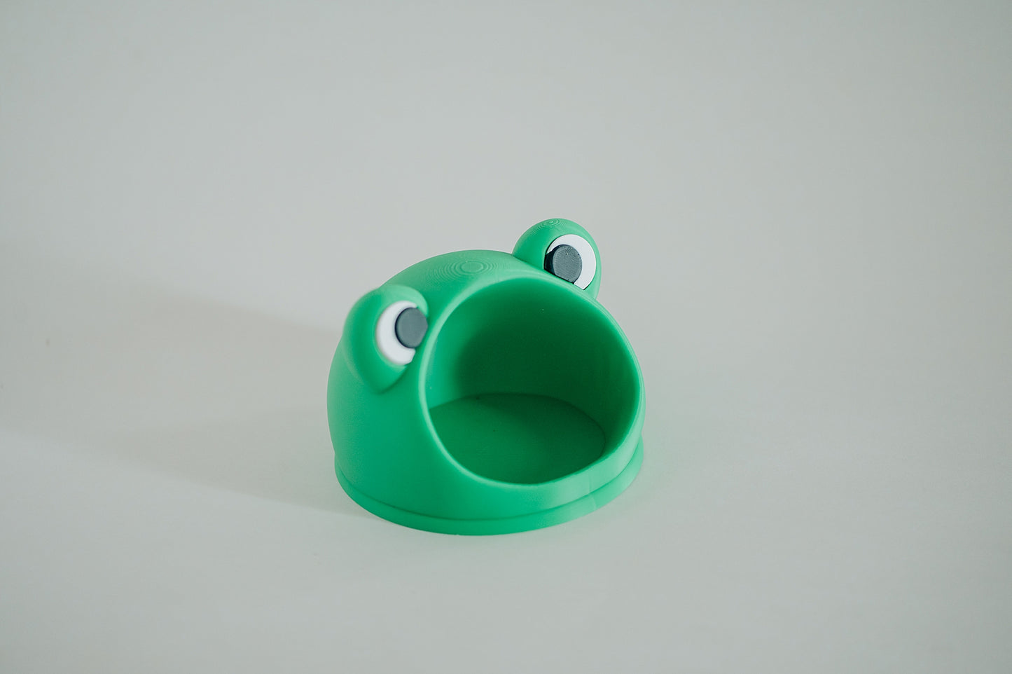 Frog Dish Catch-All and Ziggle Pet Home
